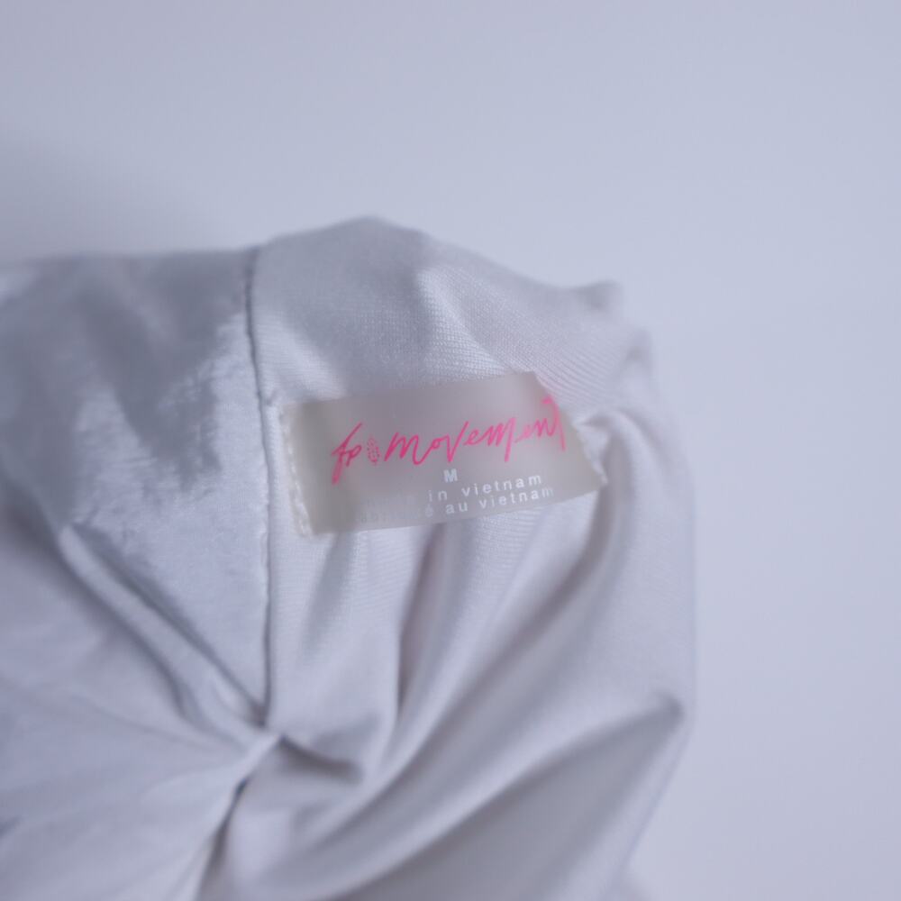 FP MOVEMENT The Way Home Shorts White Lined Running Active Women's M - Picture 8 of 12